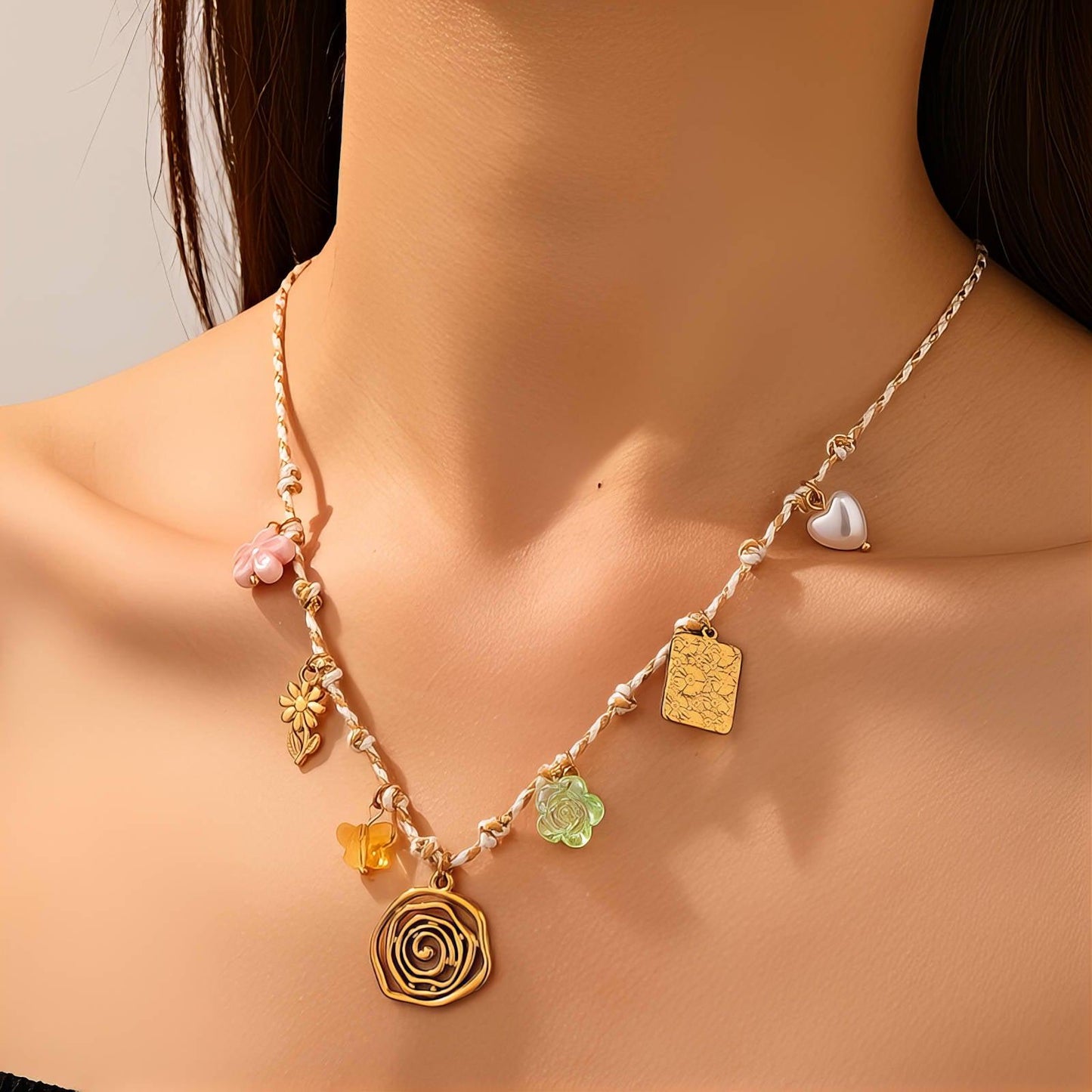 Swirling Heart Harmony Necklace – 18K Vergoldung
